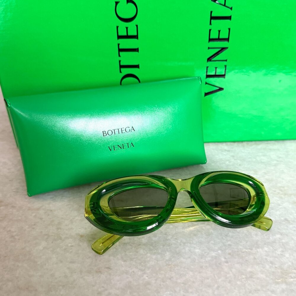BOTTEGA VENETA Women's Green Cat Eye Sunglasses 703244 - Picture 14 of 16